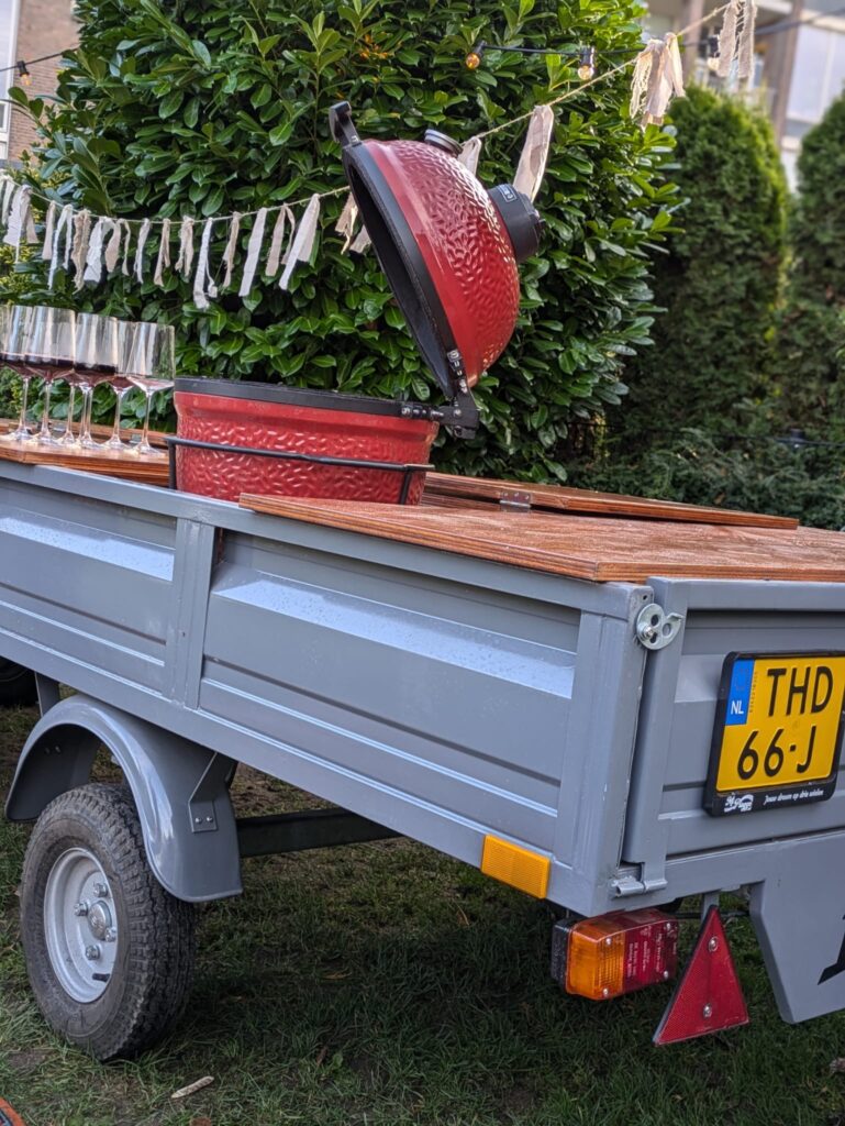 Piaggio Ape Pentaro Foodtruck met oplegger (Sale & Rent)