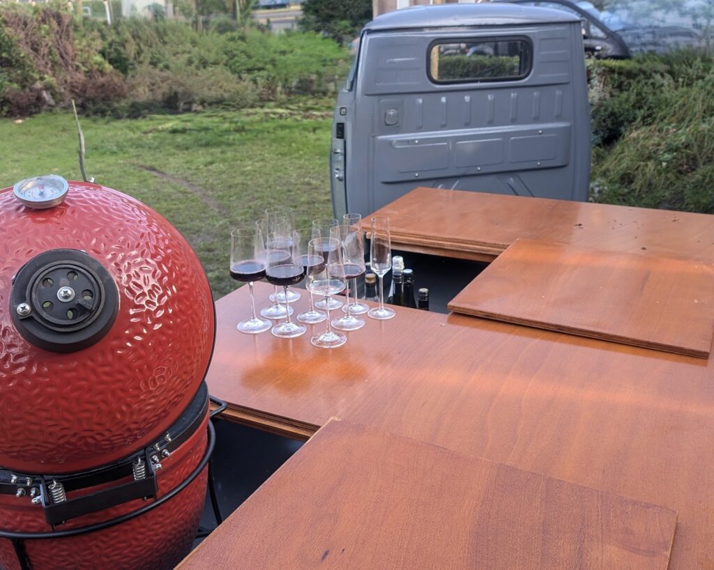 Piaggio Ape Pentaro Foodtruck met oplegger (Sale & Rent)