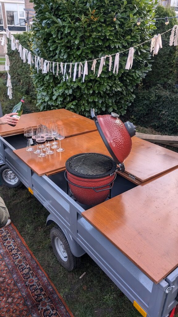 Piaggio Ape Pentaro Foodtruck met oplegger (Sale & Rent)