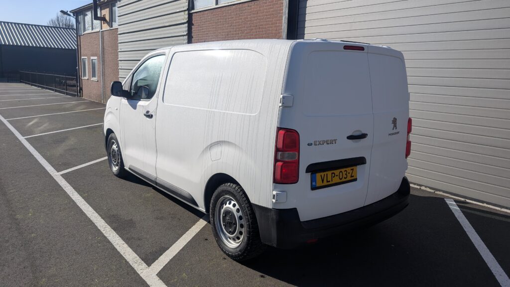 Peugeot e-Expert Compact premium accu 50 kWh met kastinrichting zgan