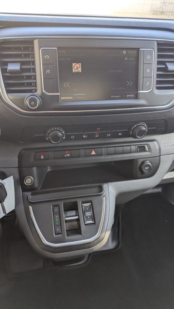 Peugeot e-Expert Compact premium accu 50 kWh met kastinrichting zgan