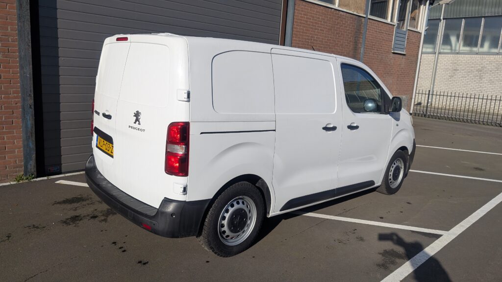 Peugeot e-Expert Compact premium accu 50 kWh met kastinrichting zgan