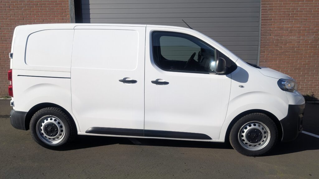 Peugeot e-Expert Compact premium accu 50 kWh met kastinrichting zgan