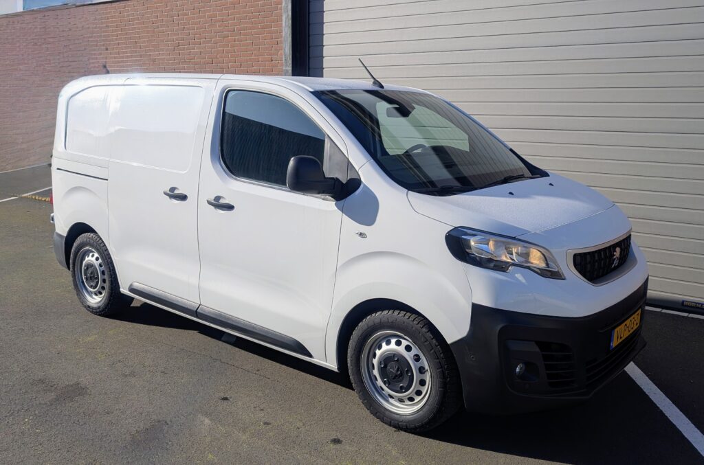 Peugeot e-Expert Compact premium accu 50 kWh met kastinrichting zgan