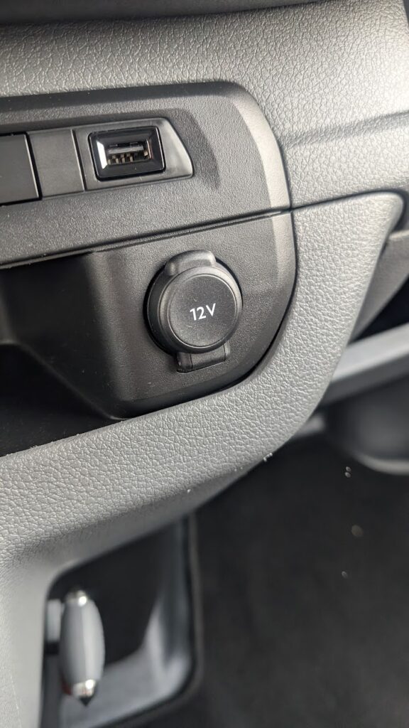 Peugeot e-Expert Compact premium accu 50 kWh met kastinrichting zgan