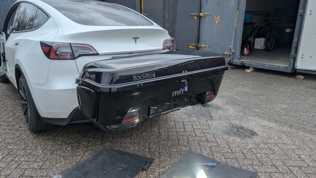 Te huur: MFT Backbox trekhaak koffer