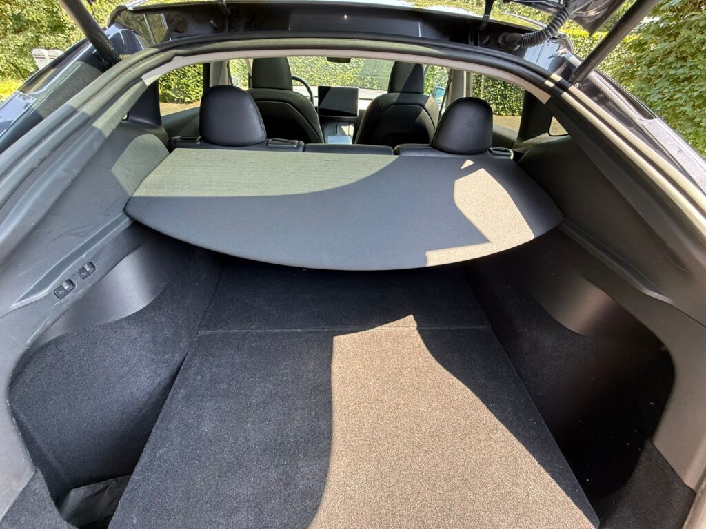 Tesla Model Y 2022 Grijs SOH 92% longe range AWD 75 kWh