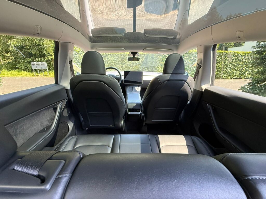 Tesla Model Y 2022 Grijs SOH 92% longe range AWD 75 kWh