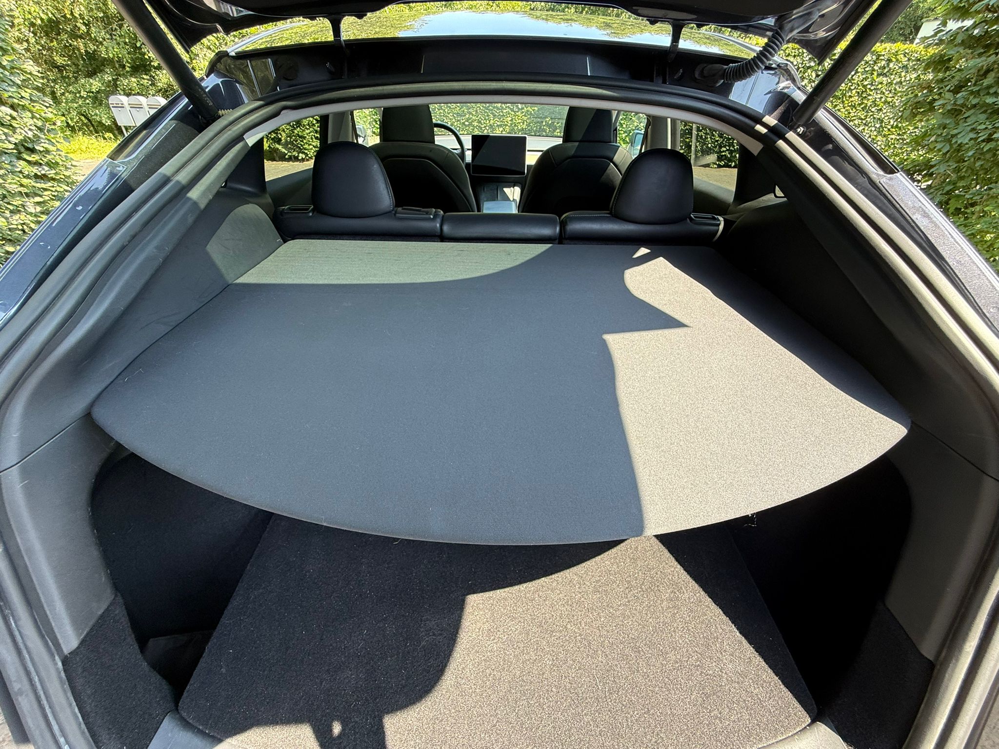Tesla Model Y 2022 Grijs SOH 92% longe range AWD 75 kWh