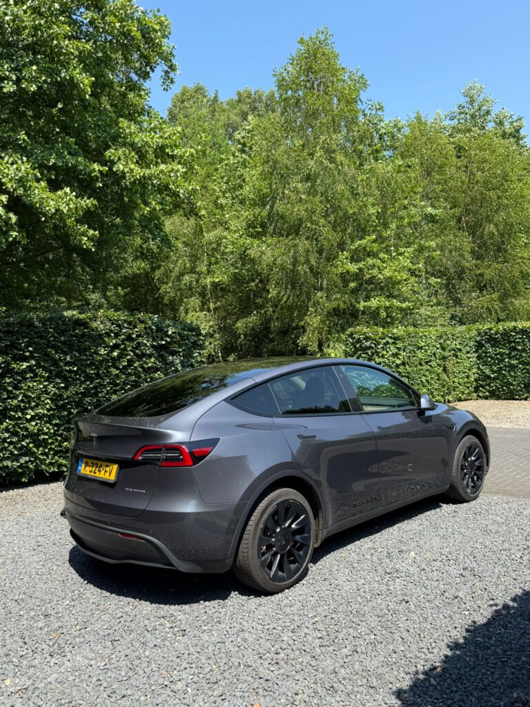 Tesla Model Y 2022 Grijs SOH 92% longe range AWD 75 kWh